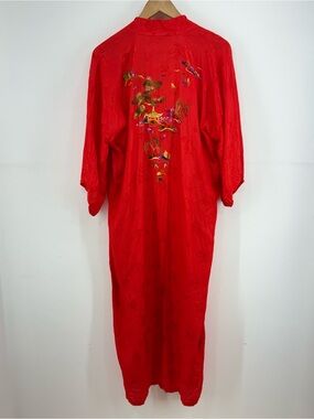 Vintage 1960/1970 Golden Bee Hand Embroidered Red Kimono Robe Small